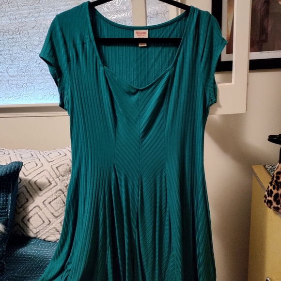 Soft swing dress - Picture 2 of 3